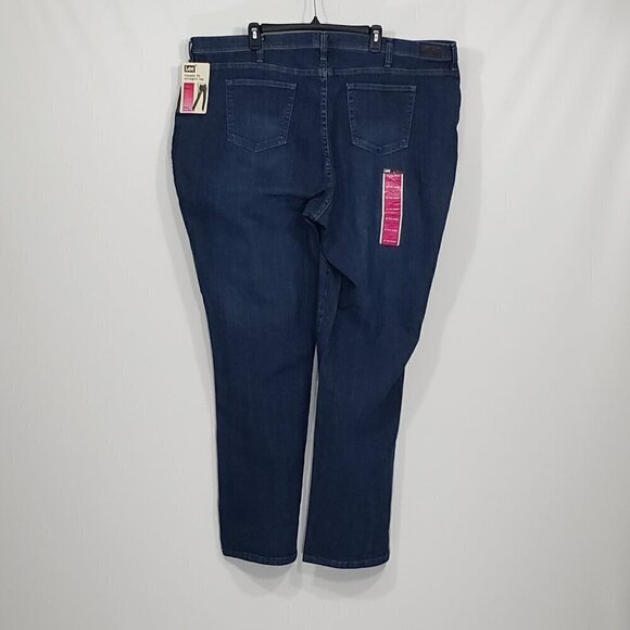 NWT Lee Classic Fit Straight Leg Ultra Stretch Jeans Women's Plus Size 28W Long - Picture 2 of 5